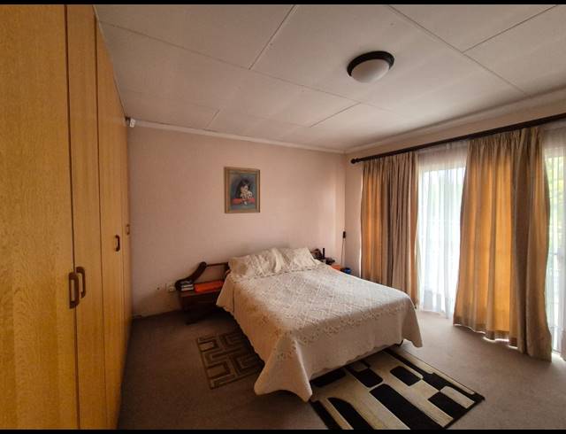 4 BEDROOM HOUSE FOR SALE IN VANDERBIJLPARK SE 3